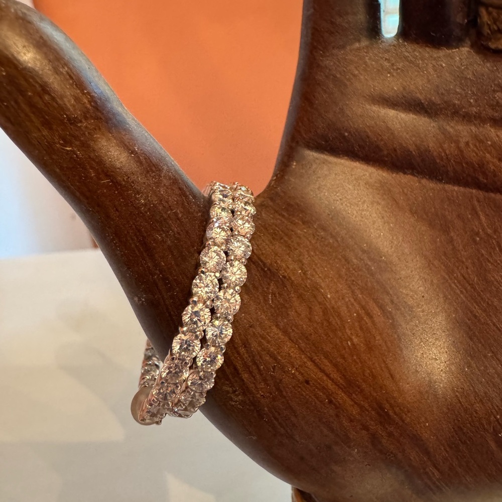 Elegant 18K diamond hoop earrings
